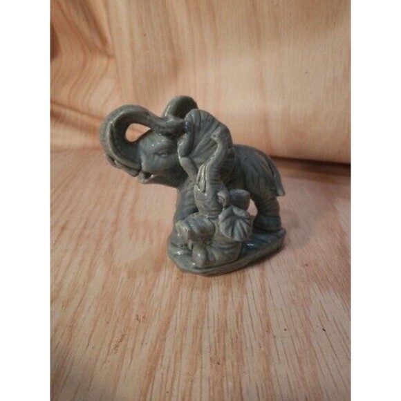 Ceramic Mama & Baby African Elephant s 4.5" by 4.5" 1 Handmade - Picture 2 of 12